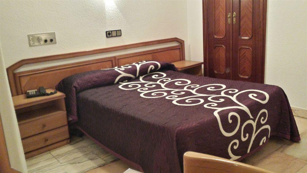 סלאמנקה Hotel Amefa מראה חיצוני תמונה